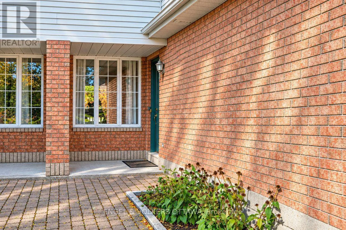 154 COLLEGE CIRCLE