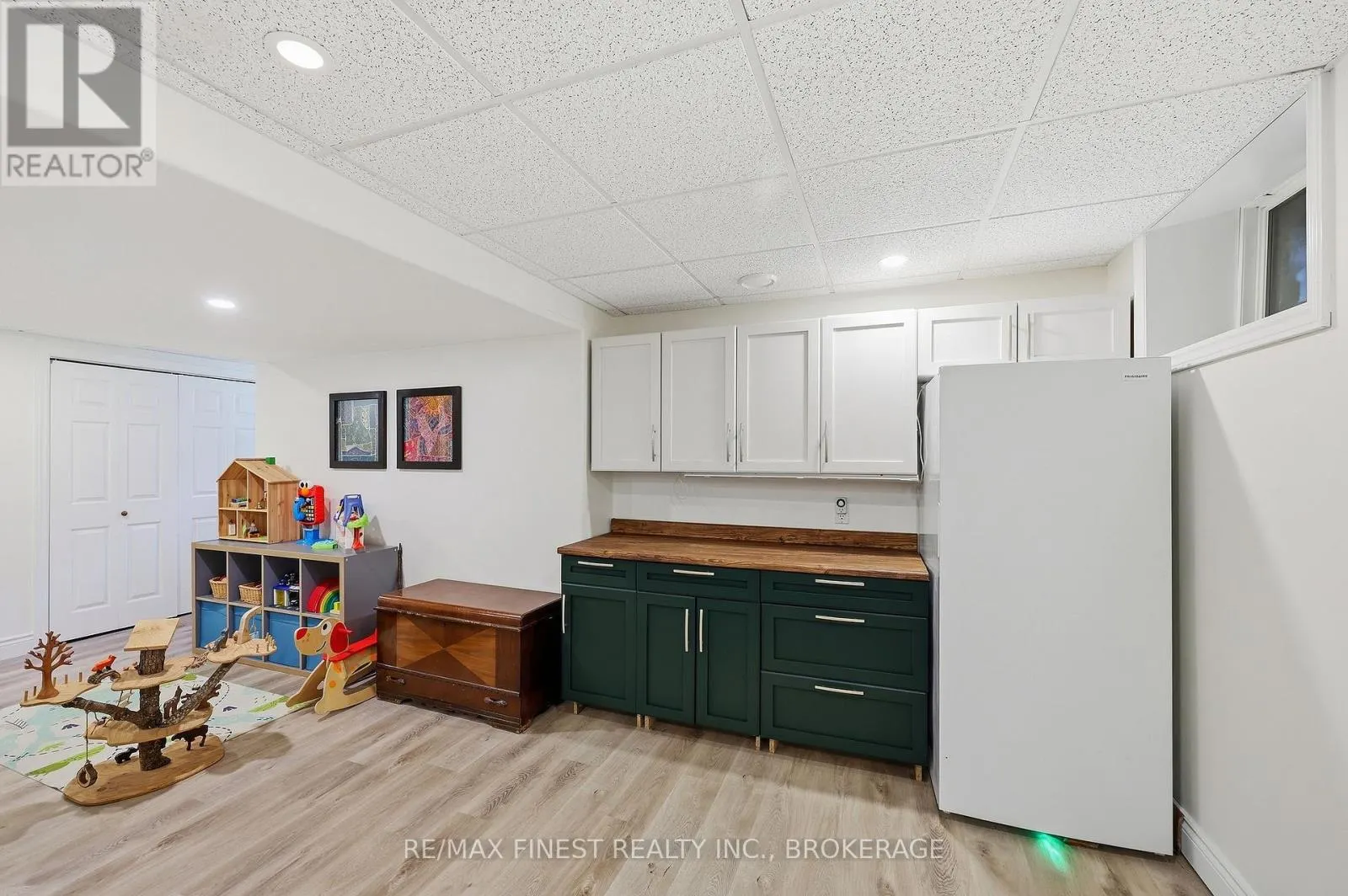 4404 ASHWOOD DRIVE