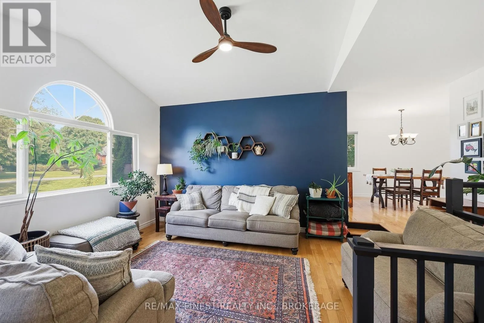4404 ASHWOOD DRIVE