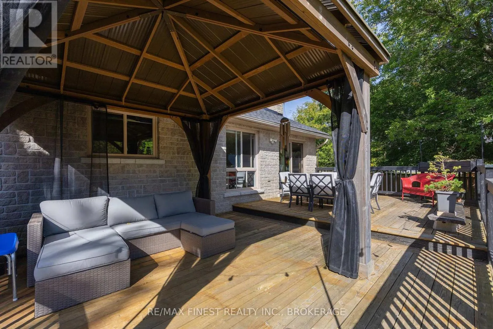 4404 ASHWOOD DRIVE