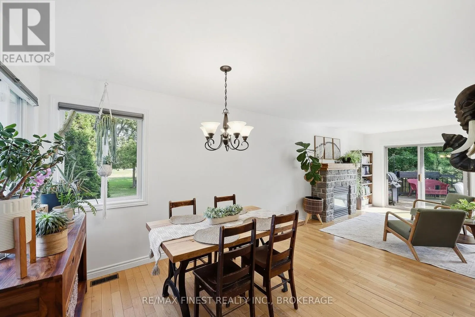 4404 ASHWOOD DRIVE