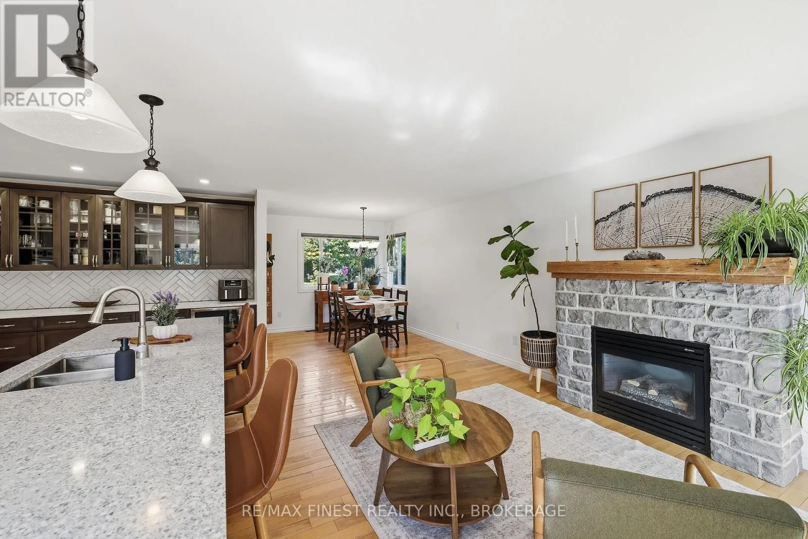 4404 ASHWOOD DRIVE