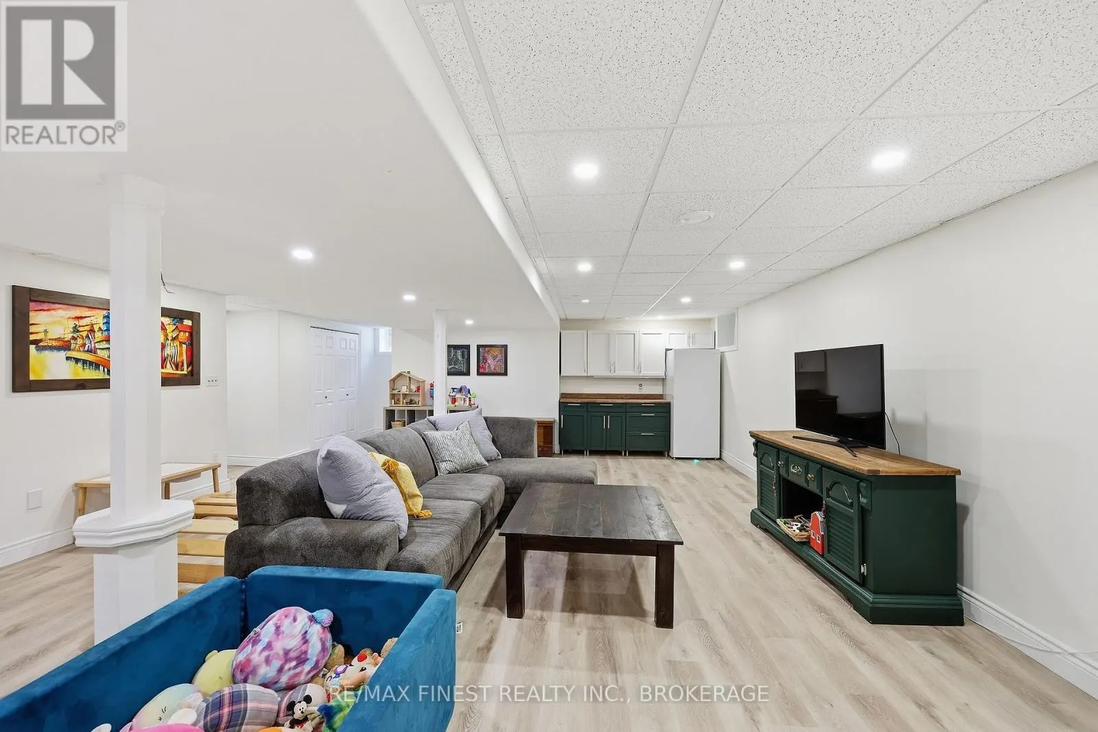 4404 ASHWOOD DRIVE