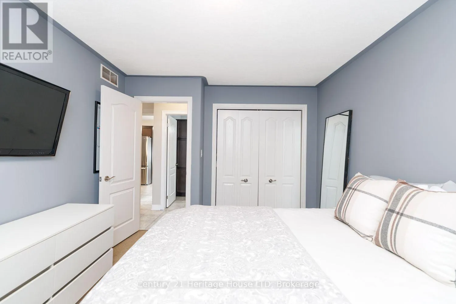 29 BLUEGRASS CRESCENT