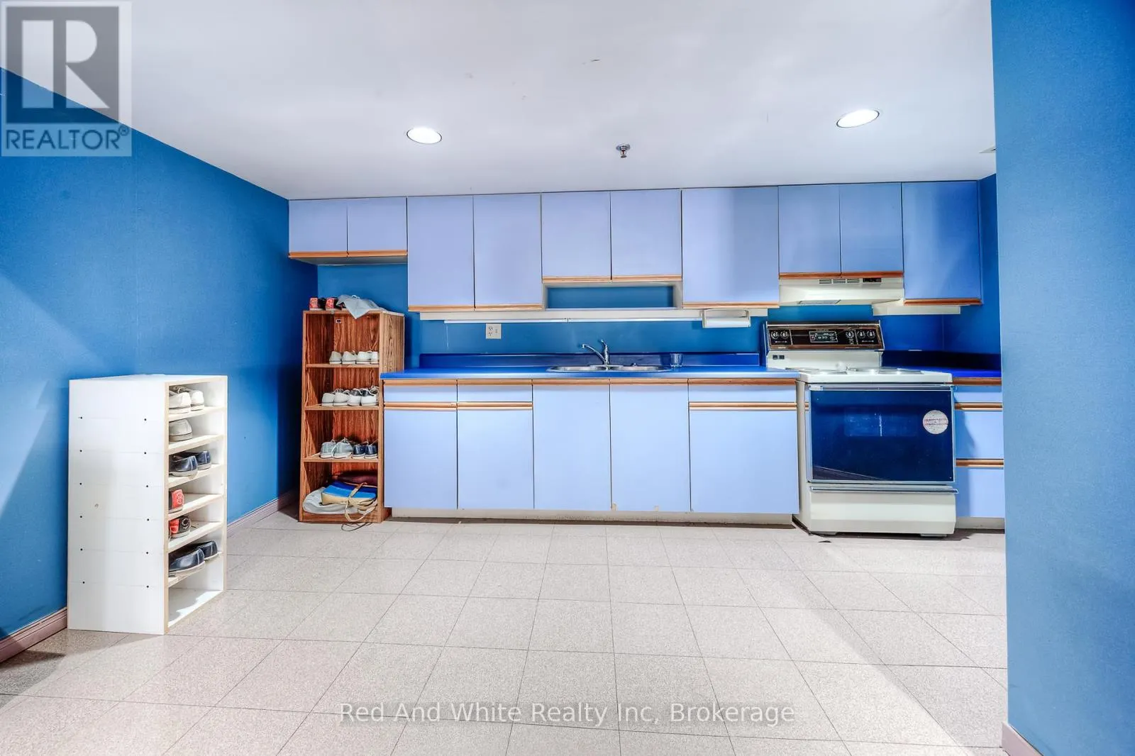 802 - 1414 KING STREET E #802