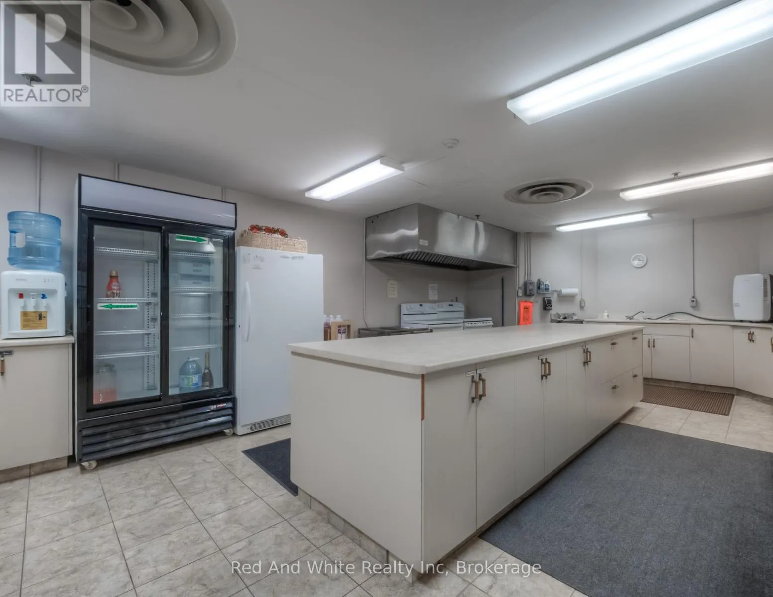 802 - 1414 KING STREET E #802