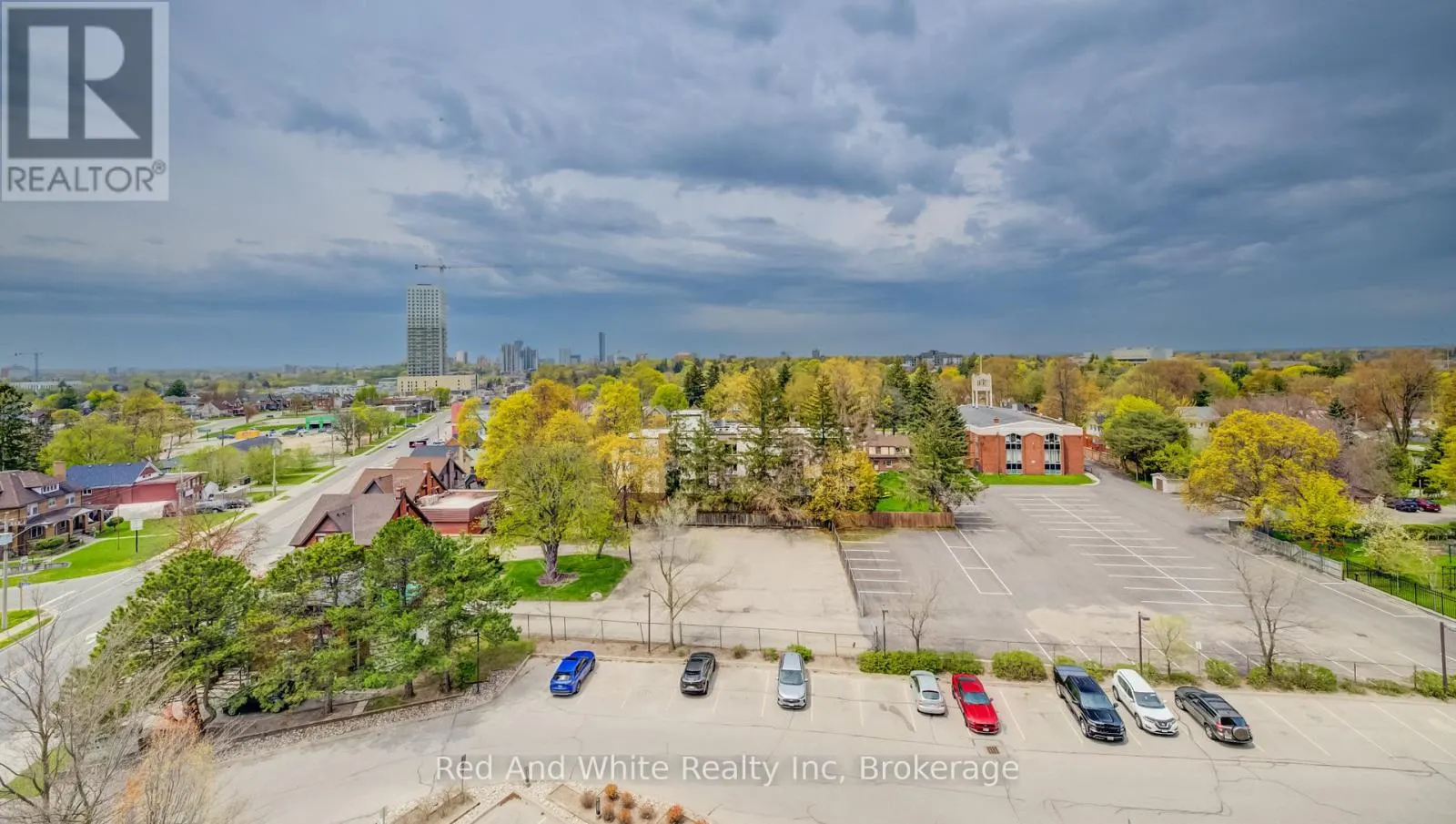 802 - 1414 KING STREET E #802