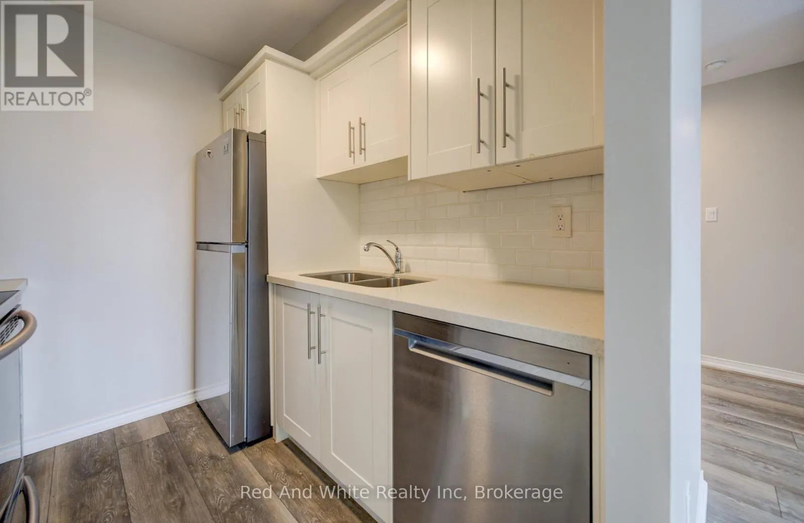 802 - 1414 KING STREET E #802