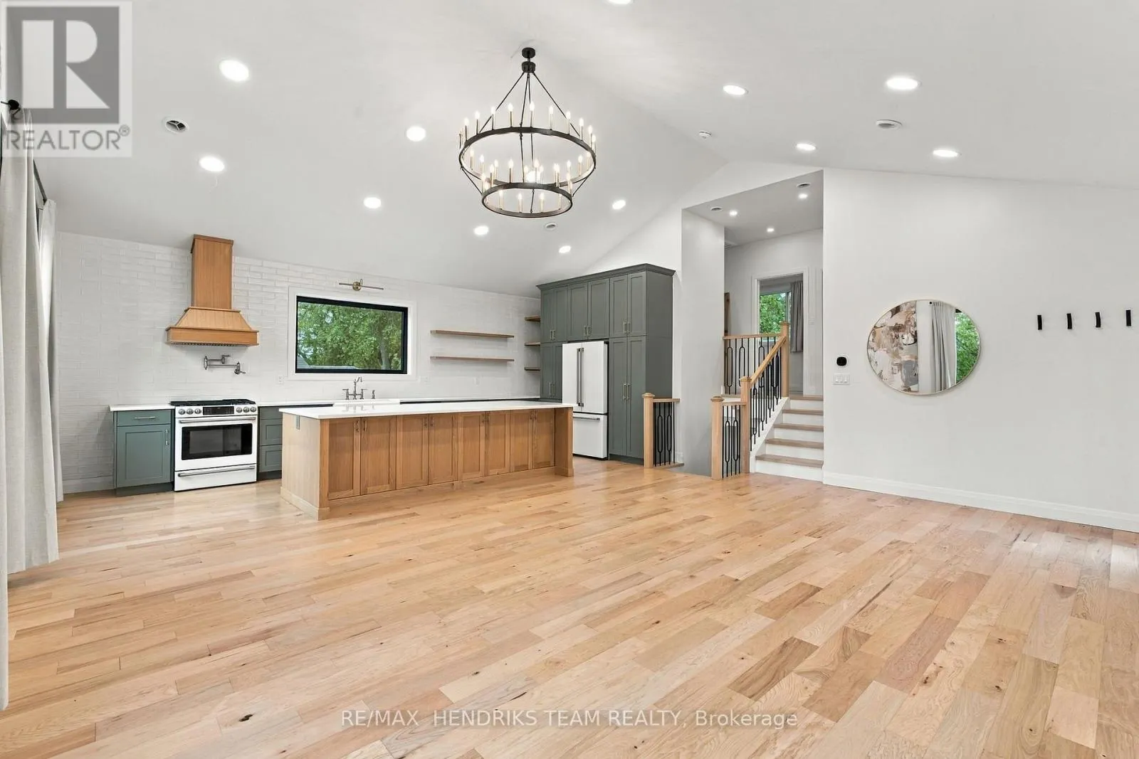 94 BELLINGHAM DRIVE