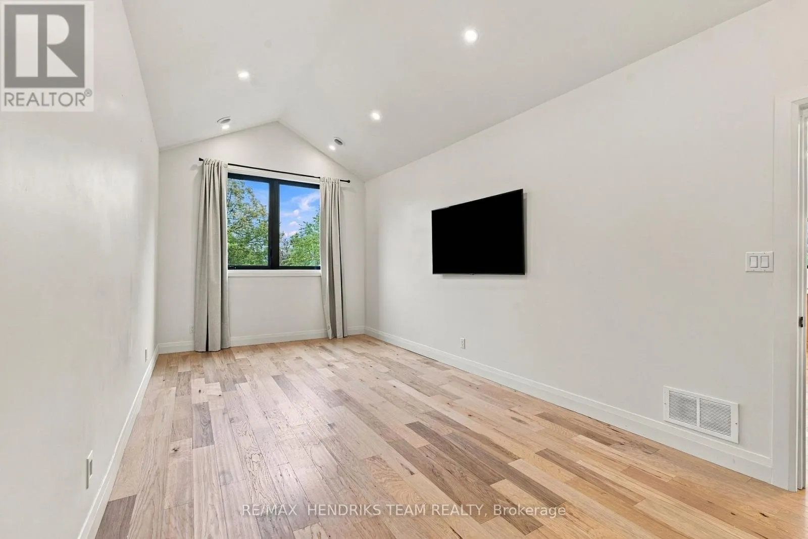 94 BELLINGHAM DRIVE