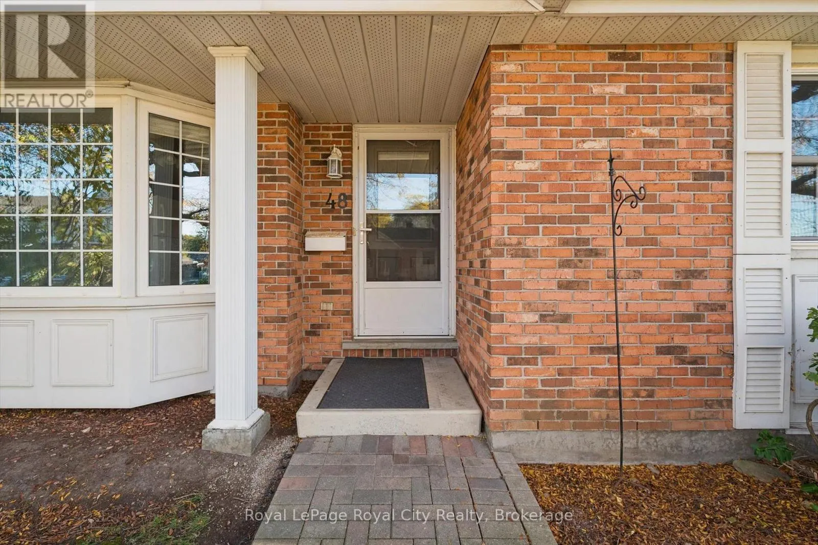 48 - 129 VICTORIA ROAD N #48