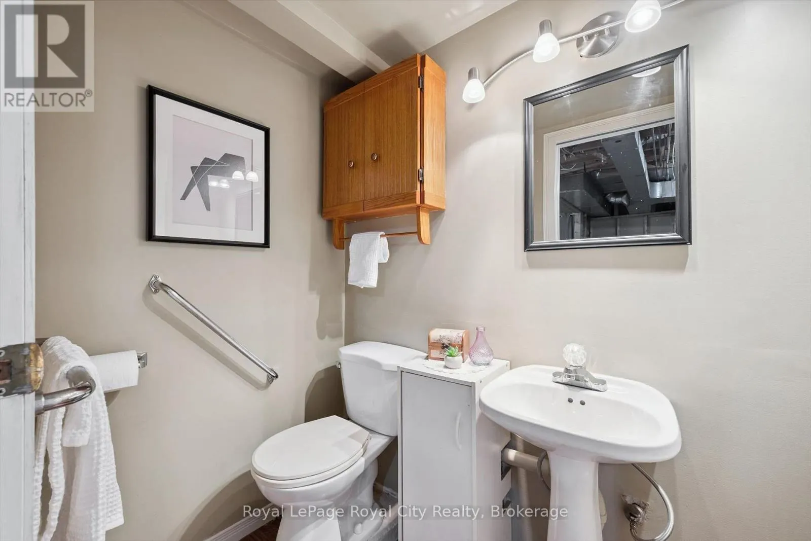 48 - 129 VICTORIA ROAD N #48