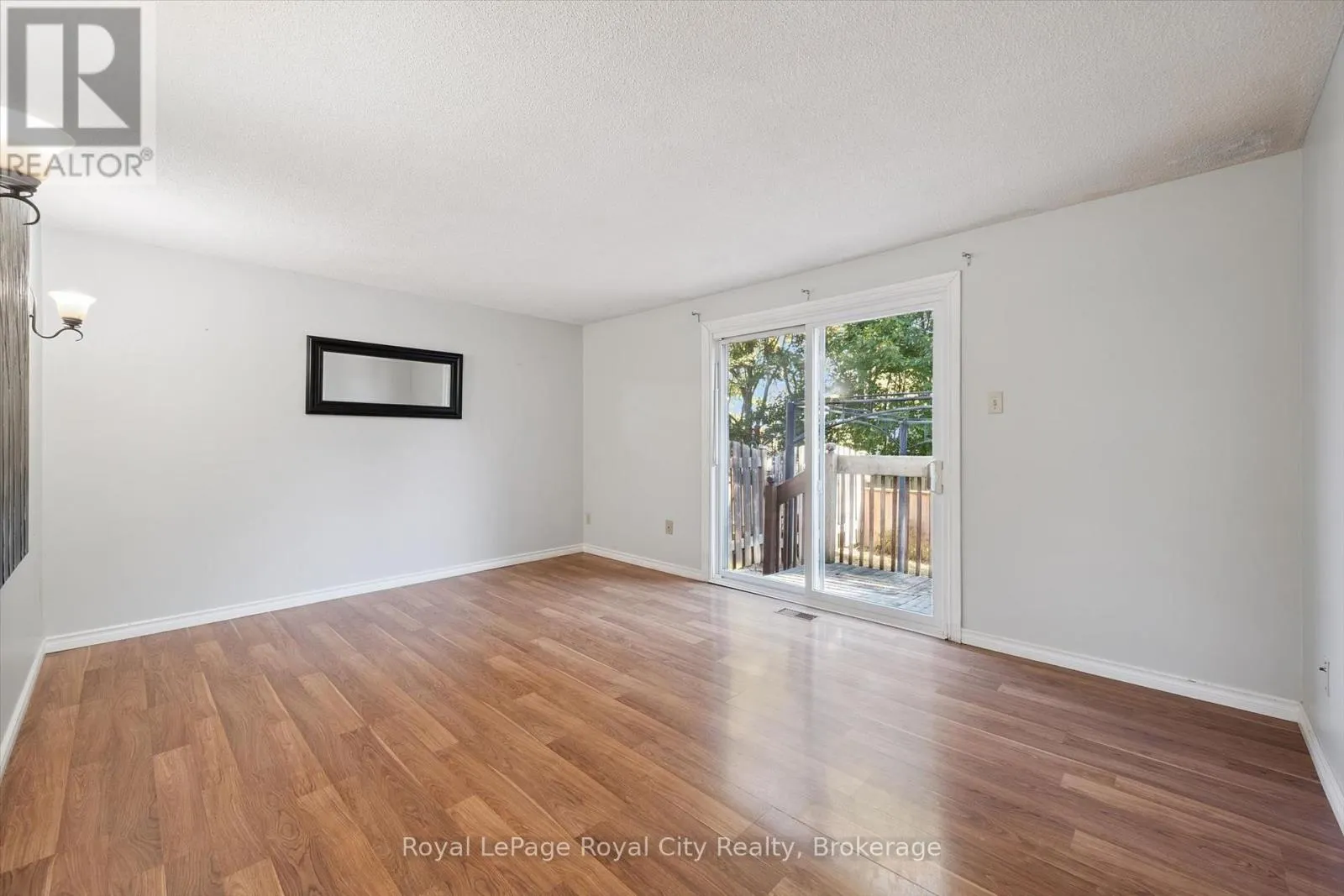 48 - 129 VICTORIA ROAD N #48