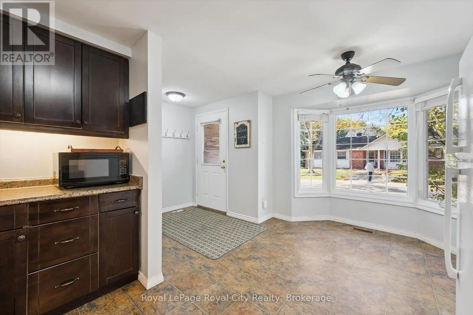 48 - 129 VICTORIA ROAD N #48