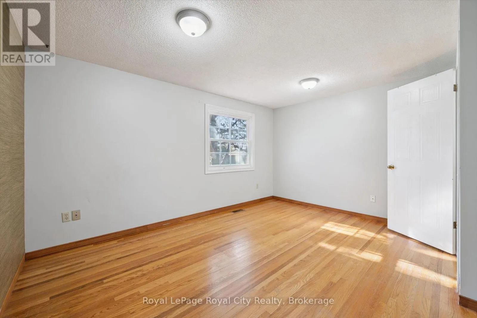 48 - 129 VICTORIA ROAD N #48