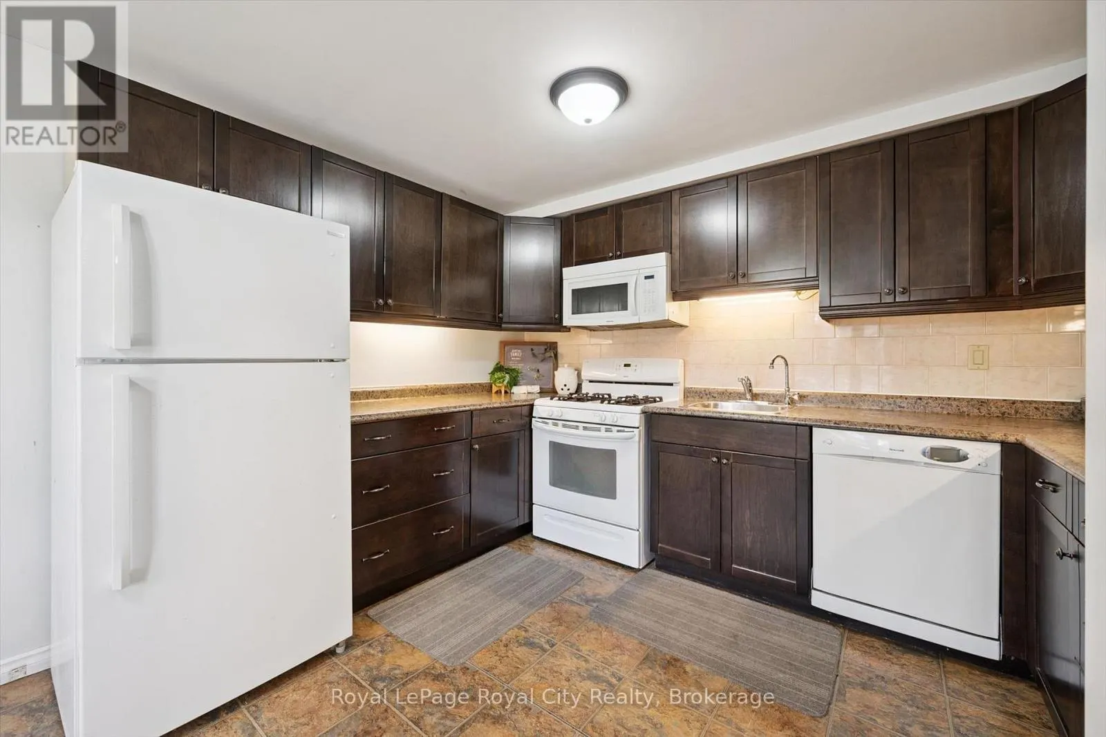 48 - 129 VICTORIA ROAD N #48