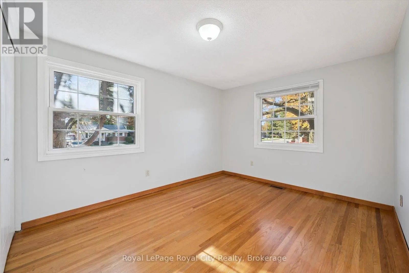 48 - 129 VICTORIA ROAD N #48