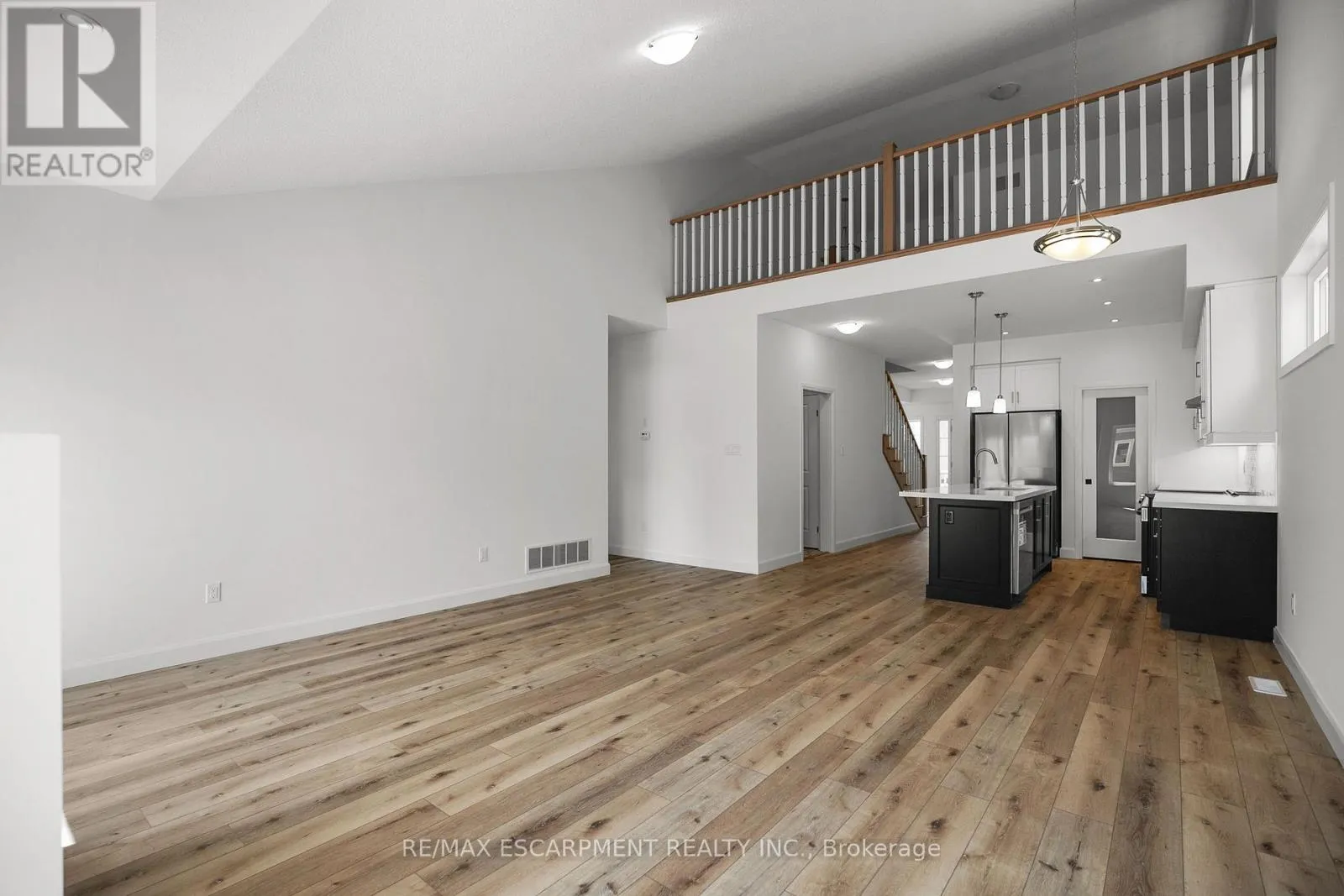 26 BEACHWALK CRESCENT
