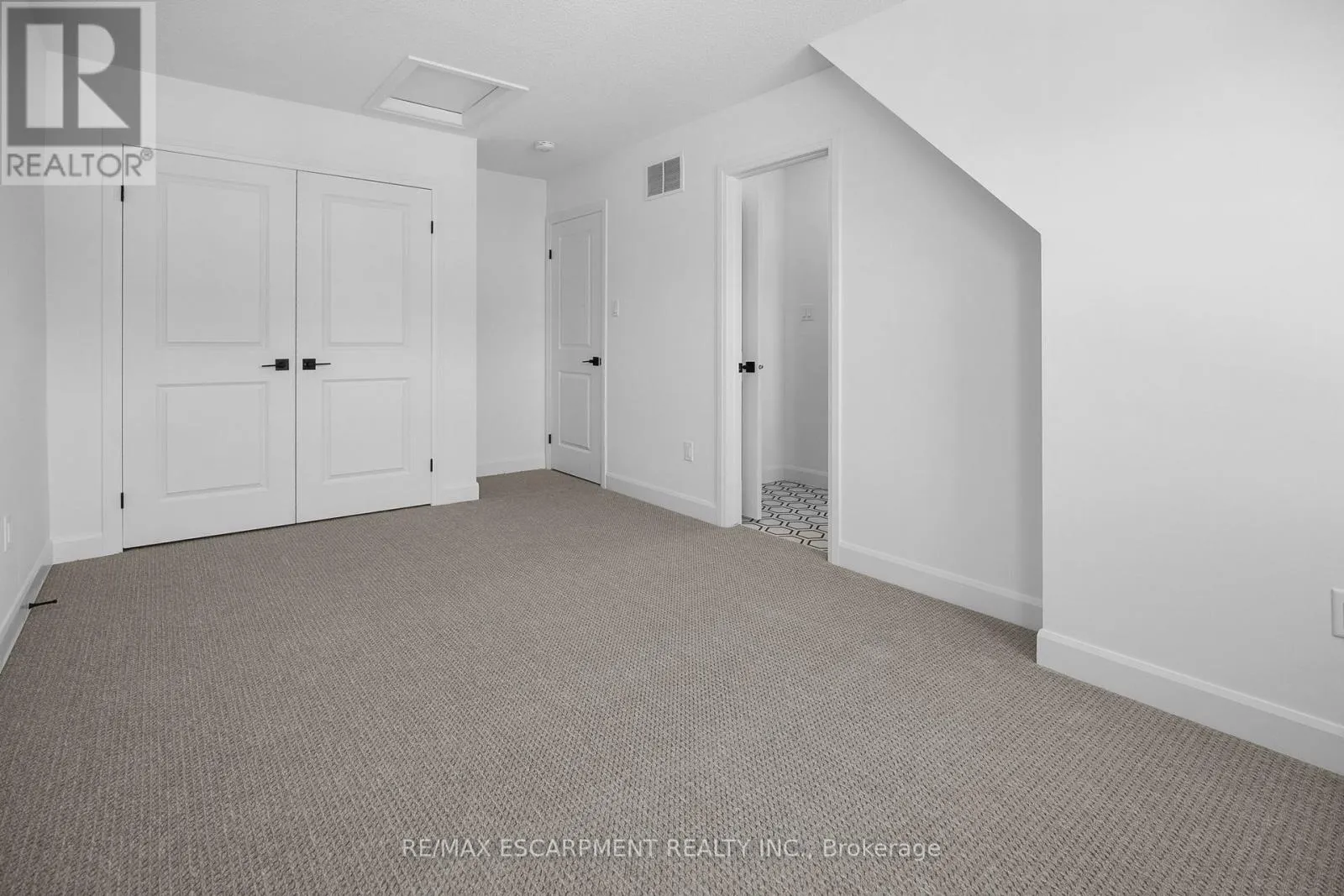 26 BEACHWALK CRESCENT
