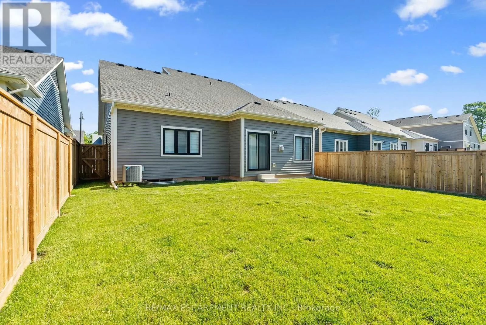 26 BEACHWALK CRESCENT