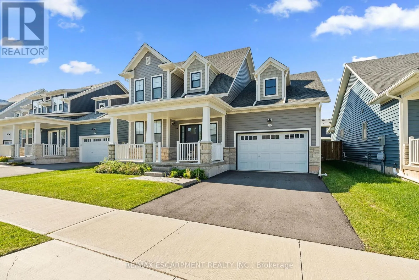 26 BEACHWALK CRESCENT