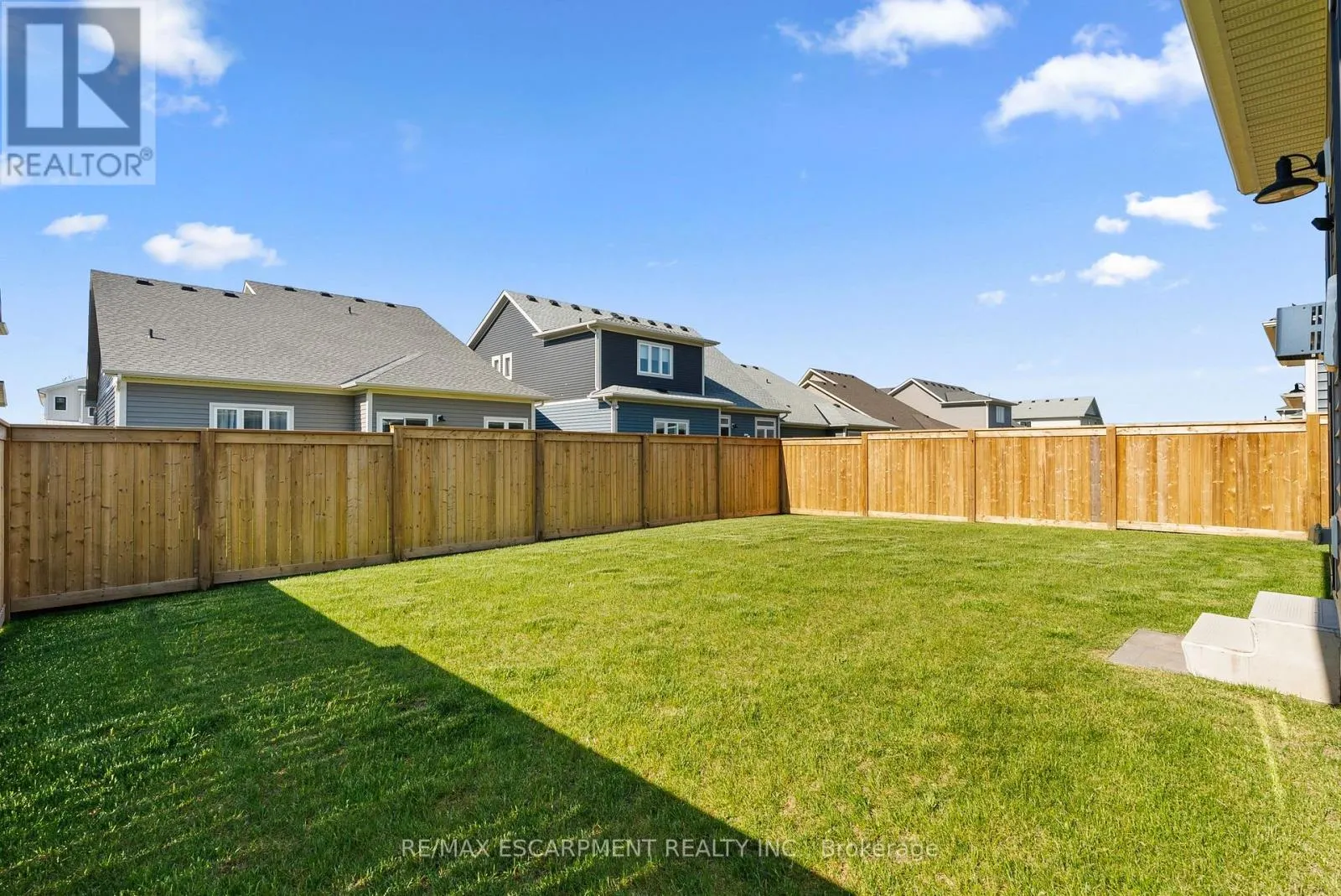 26 BEACHWALK CRESCENT
