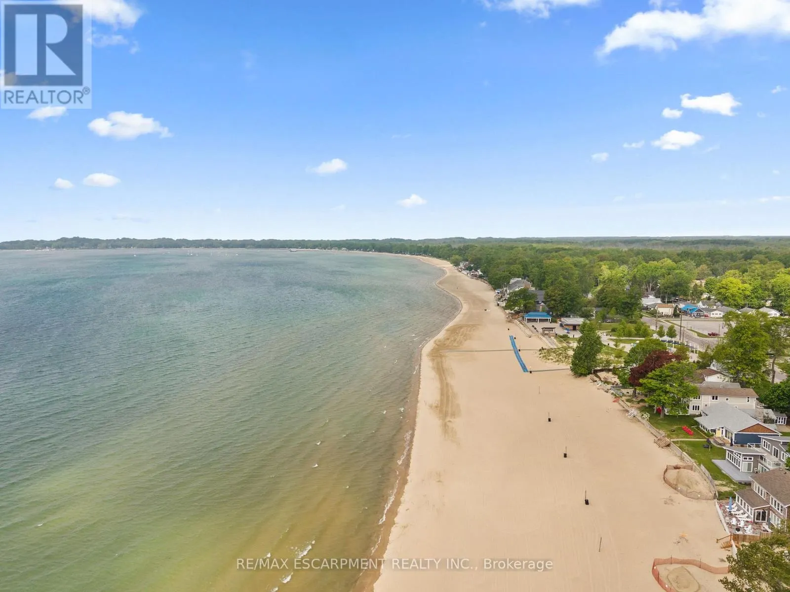 26 BEACHWALK CRESCENT