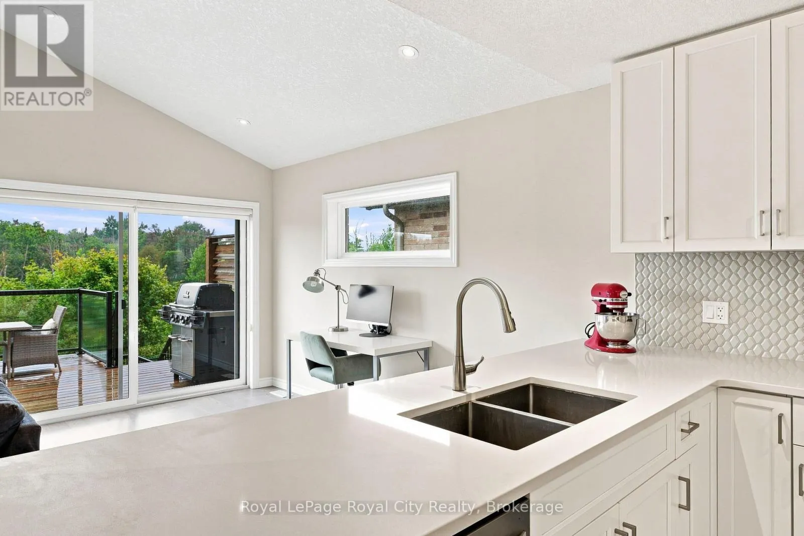 558 STARWOOD DRIVE