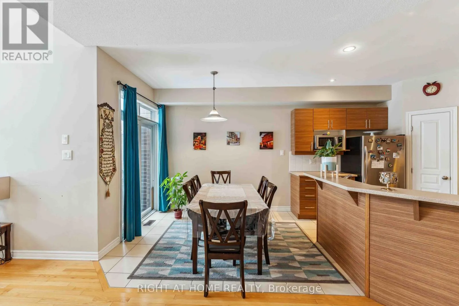 300 COOKS MILL CRESCENT