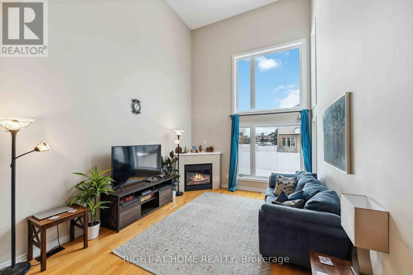 300 COOKS MILL CRESCENT
