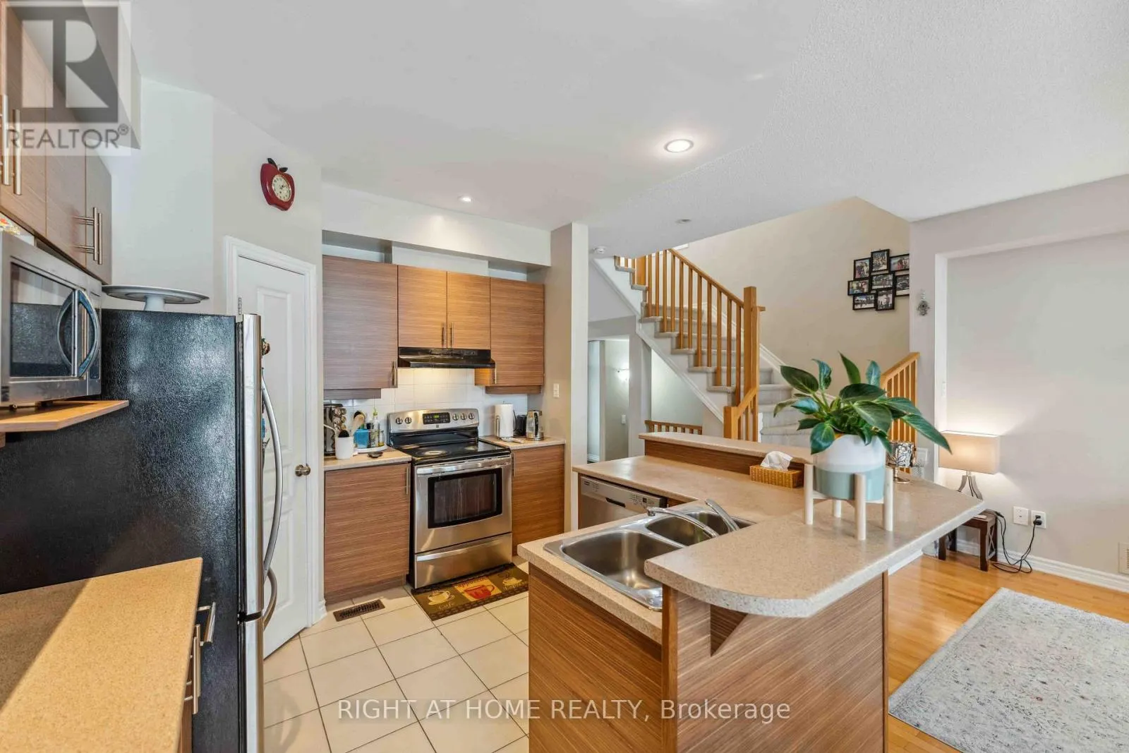 300 COOKS MILL CRESCENT