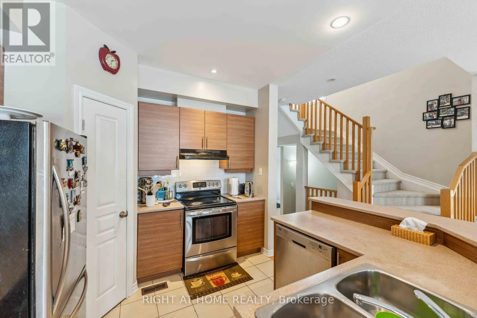 300 COOKS MILL CRESCENT