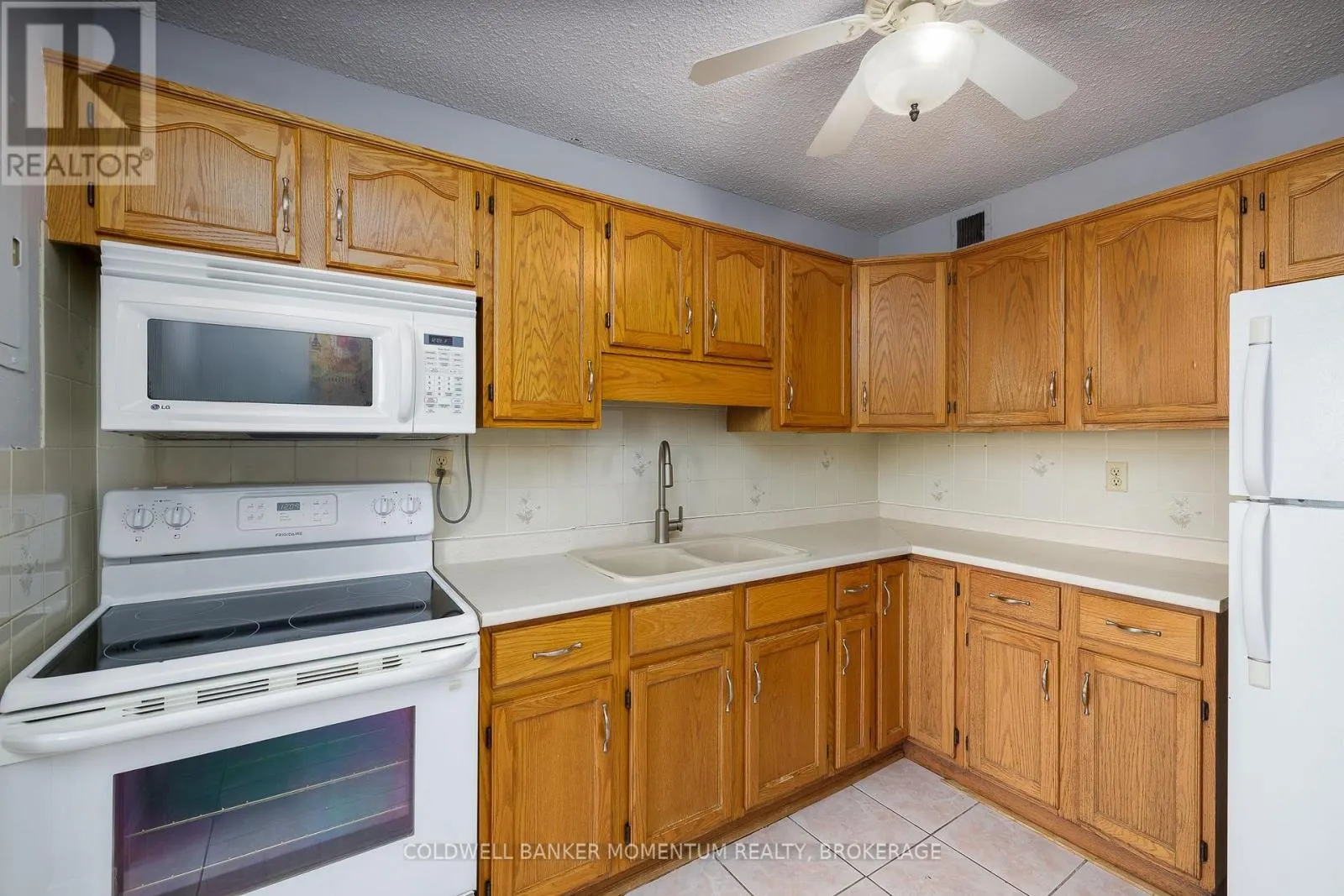 1002 - 365 GENEVA STREET #1002