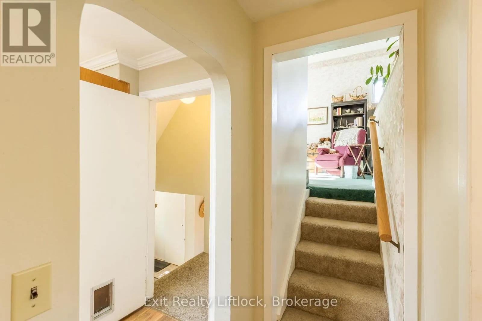 651 & 653 COTTESMORE AVENUE