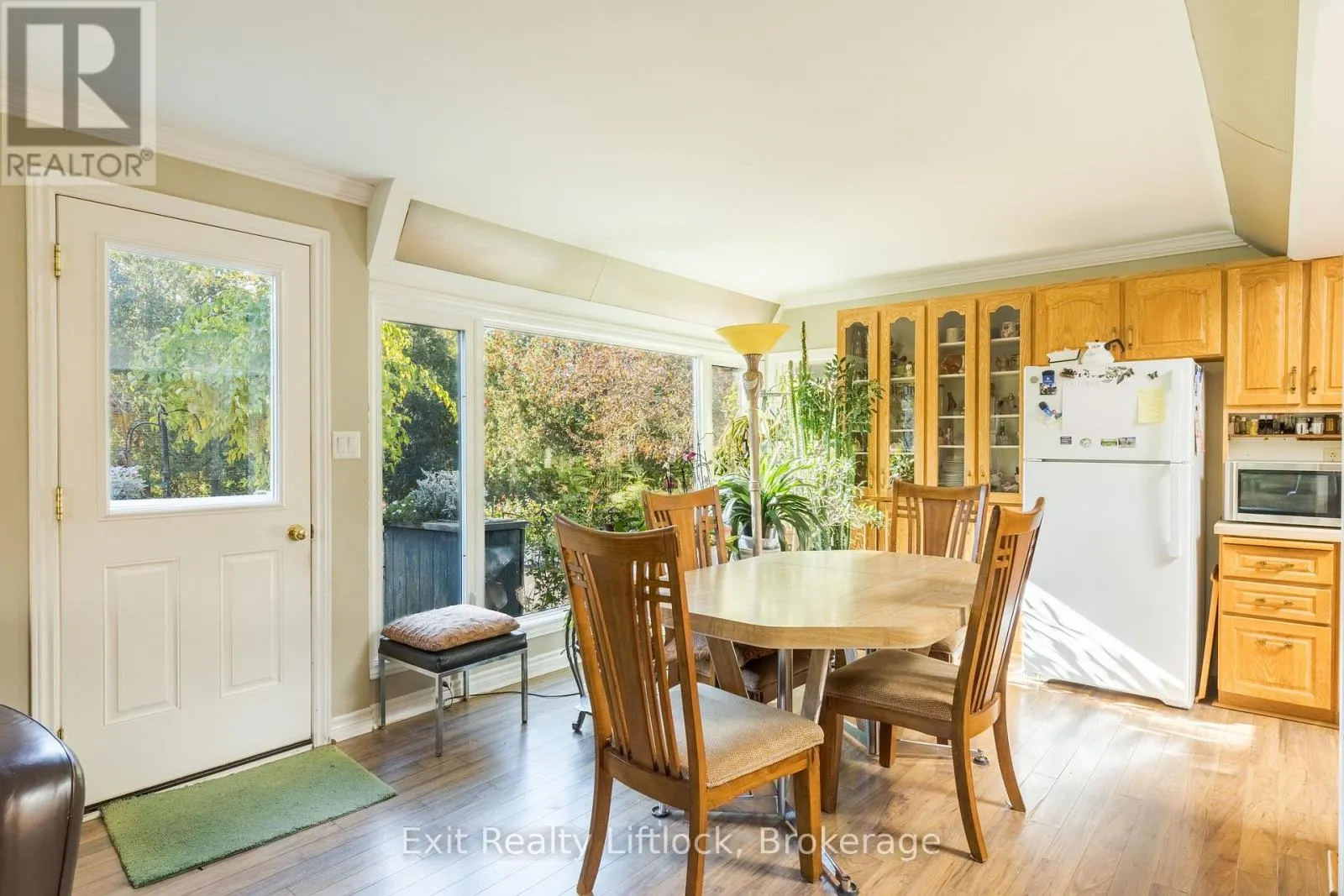 651 & 653 COTTESMORE AVENUE