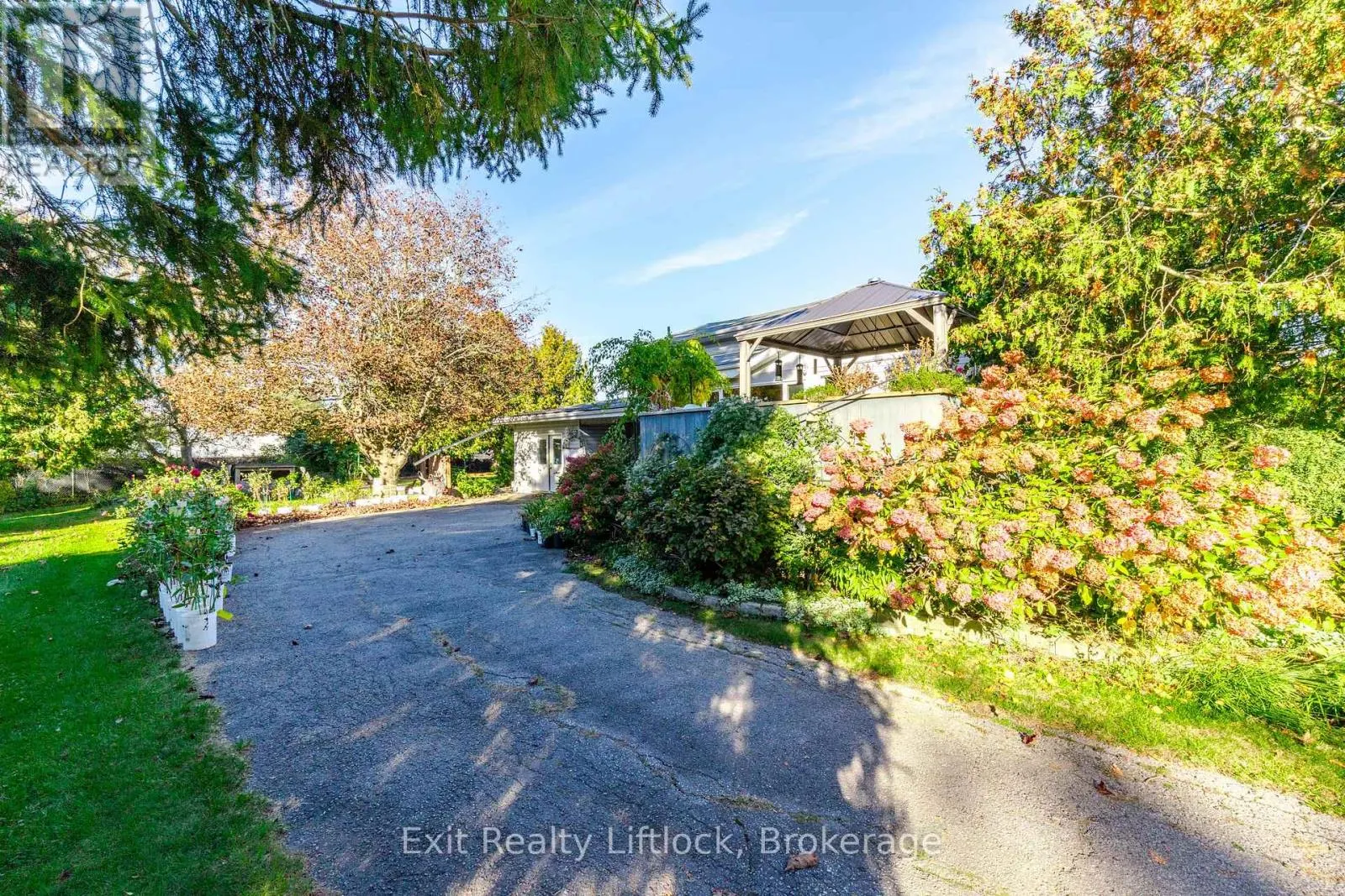 651 & 653 COTTESMORE AVENUE