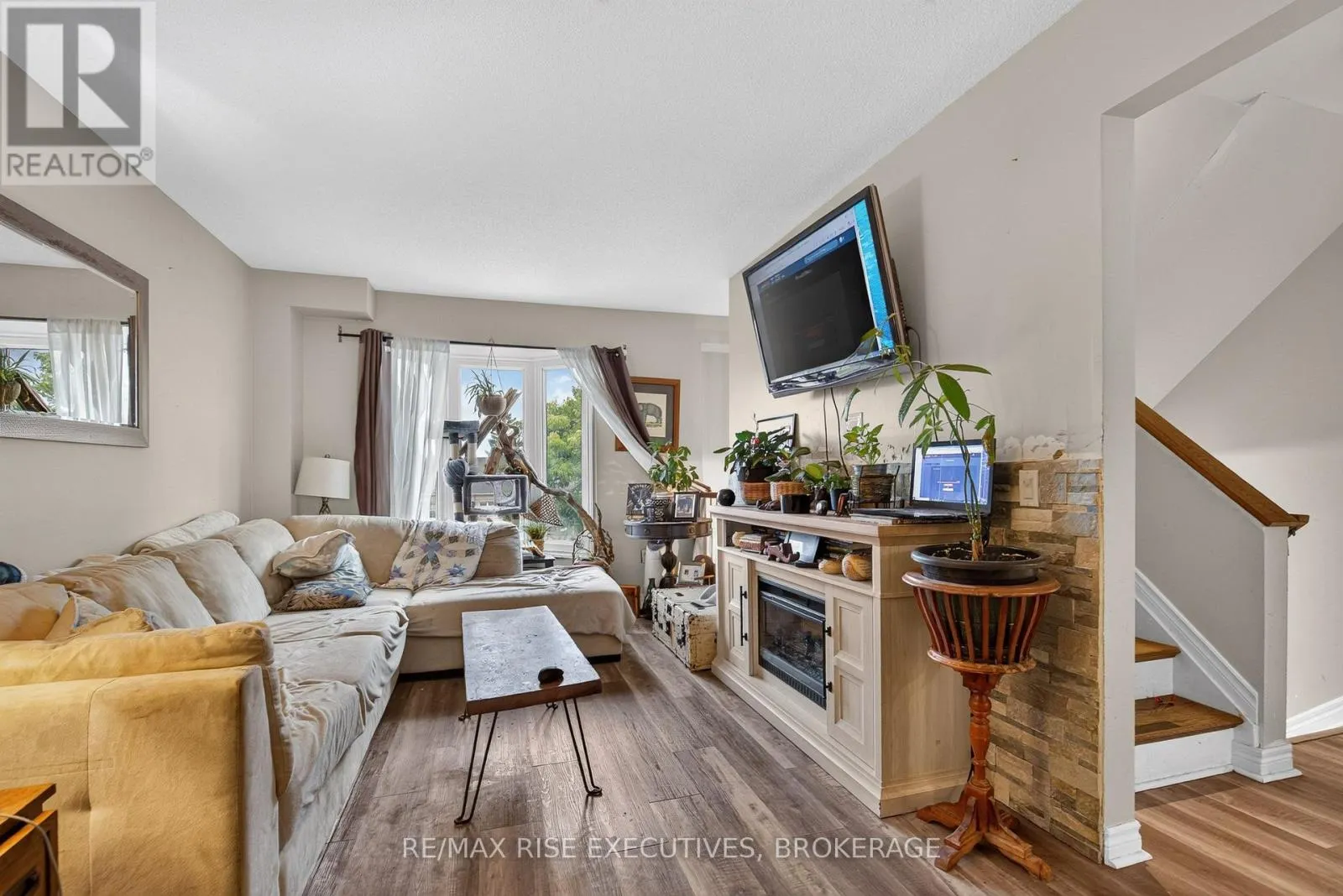 17 - 870 WINCHESTER LANE #17