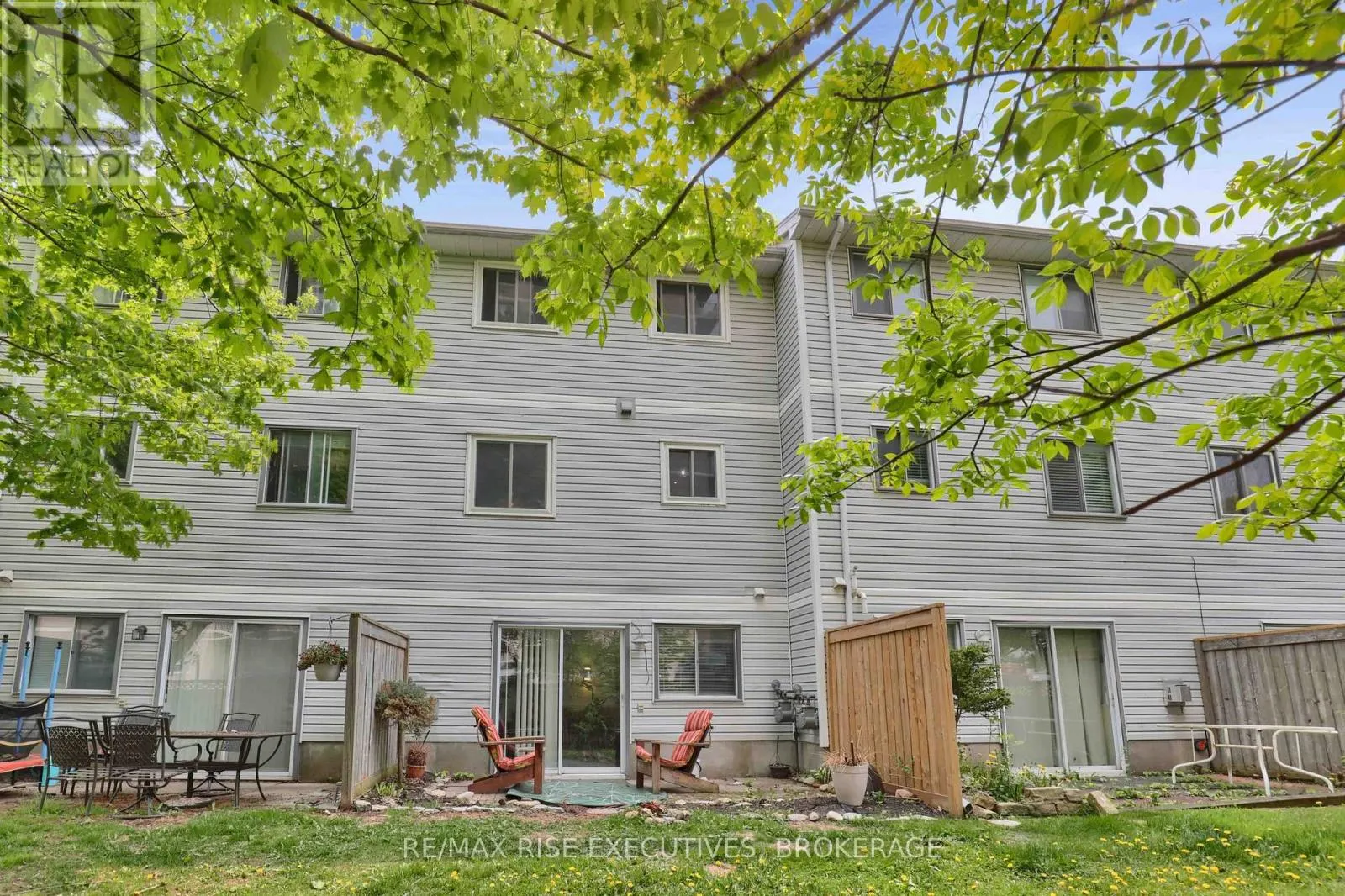 17 - 870 WINCHESTER LANE #17