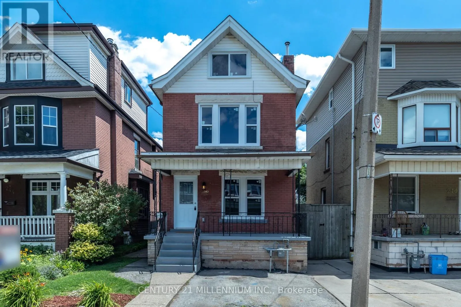 242 BALMORAL AVENUE N