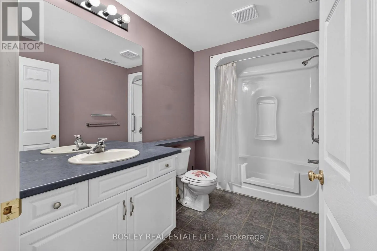 12 - 58 GLENDALE AVENUE #12
