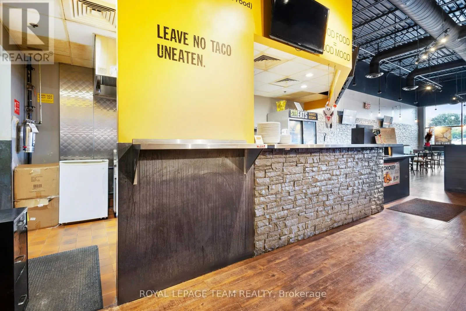 #7 - 484 HAZELDEAN ROAD