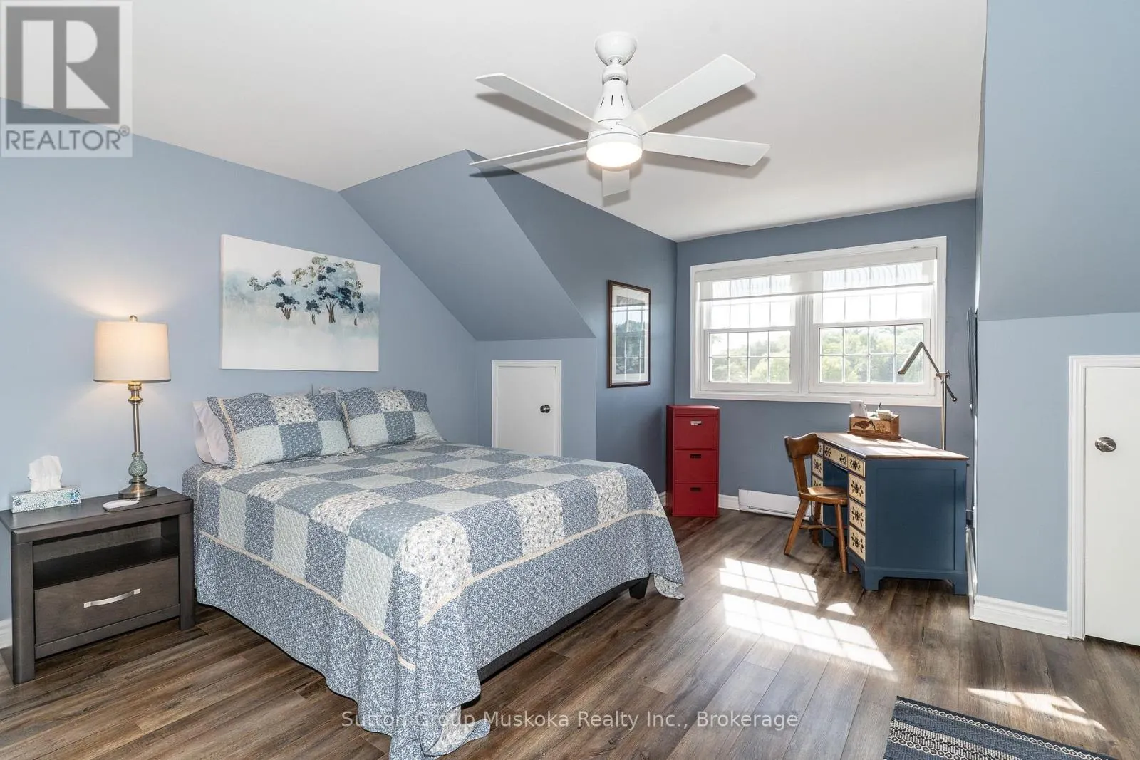 4 - 44 KING WILLIAM STREET #4