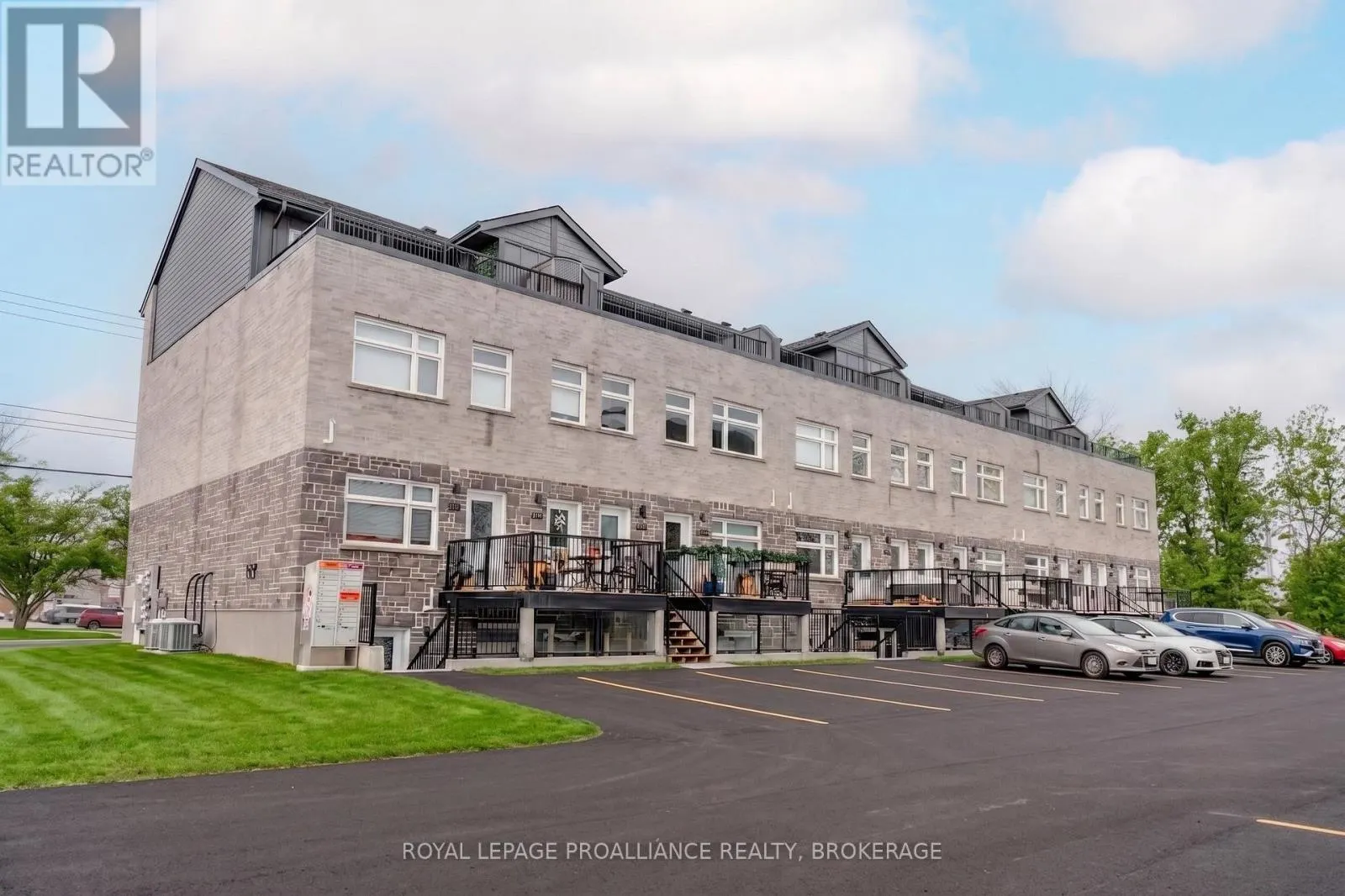 105 - 809 DEVELOPMENT DRIVE #105