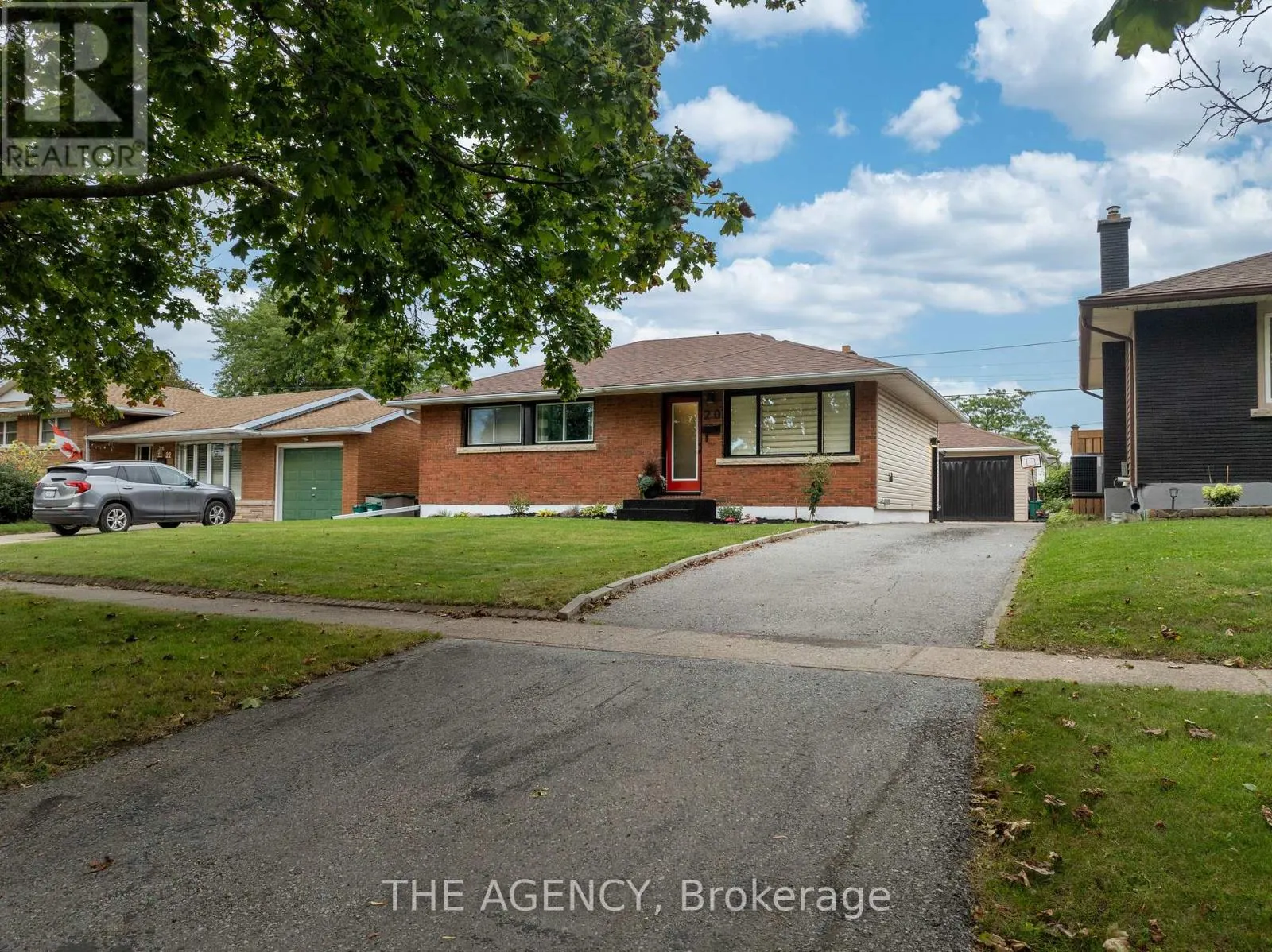 20 RIDGE POINT DRIVE