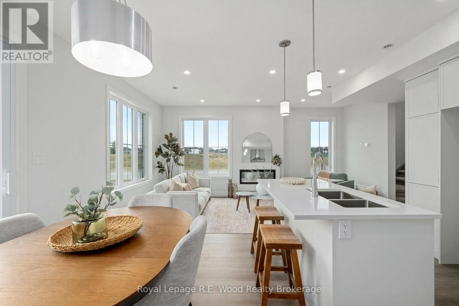 5 HOYLAKE ROAD