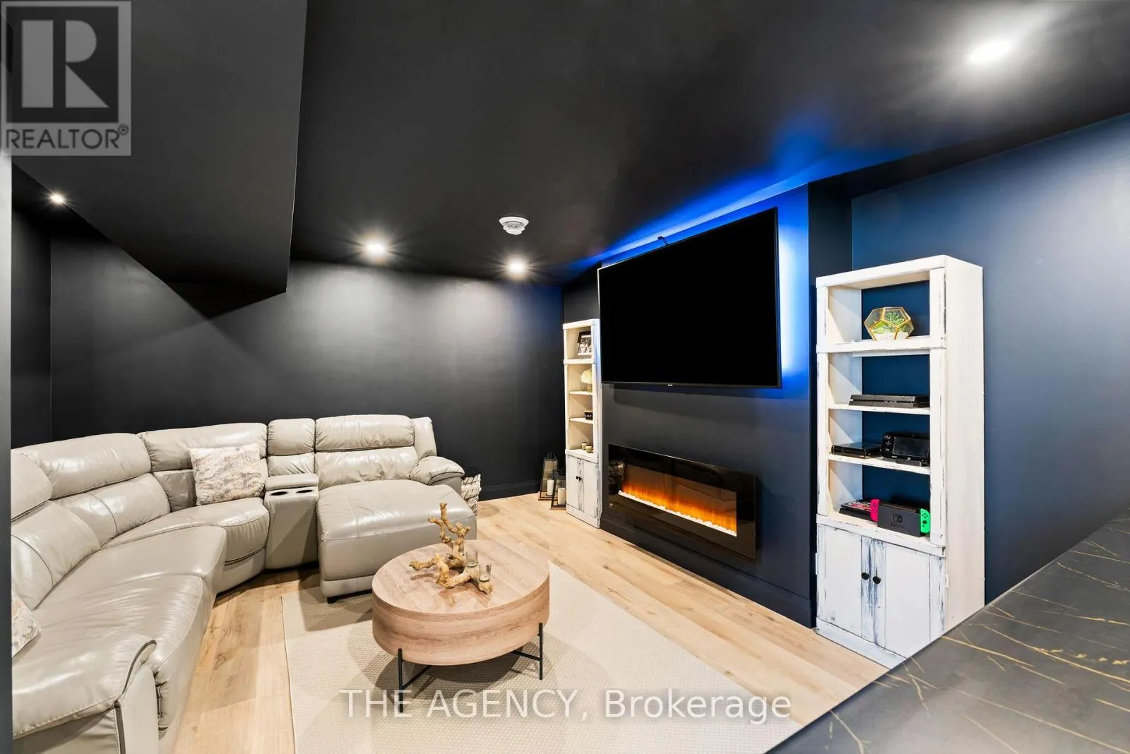 503 WELLINGTON 7 ROAD