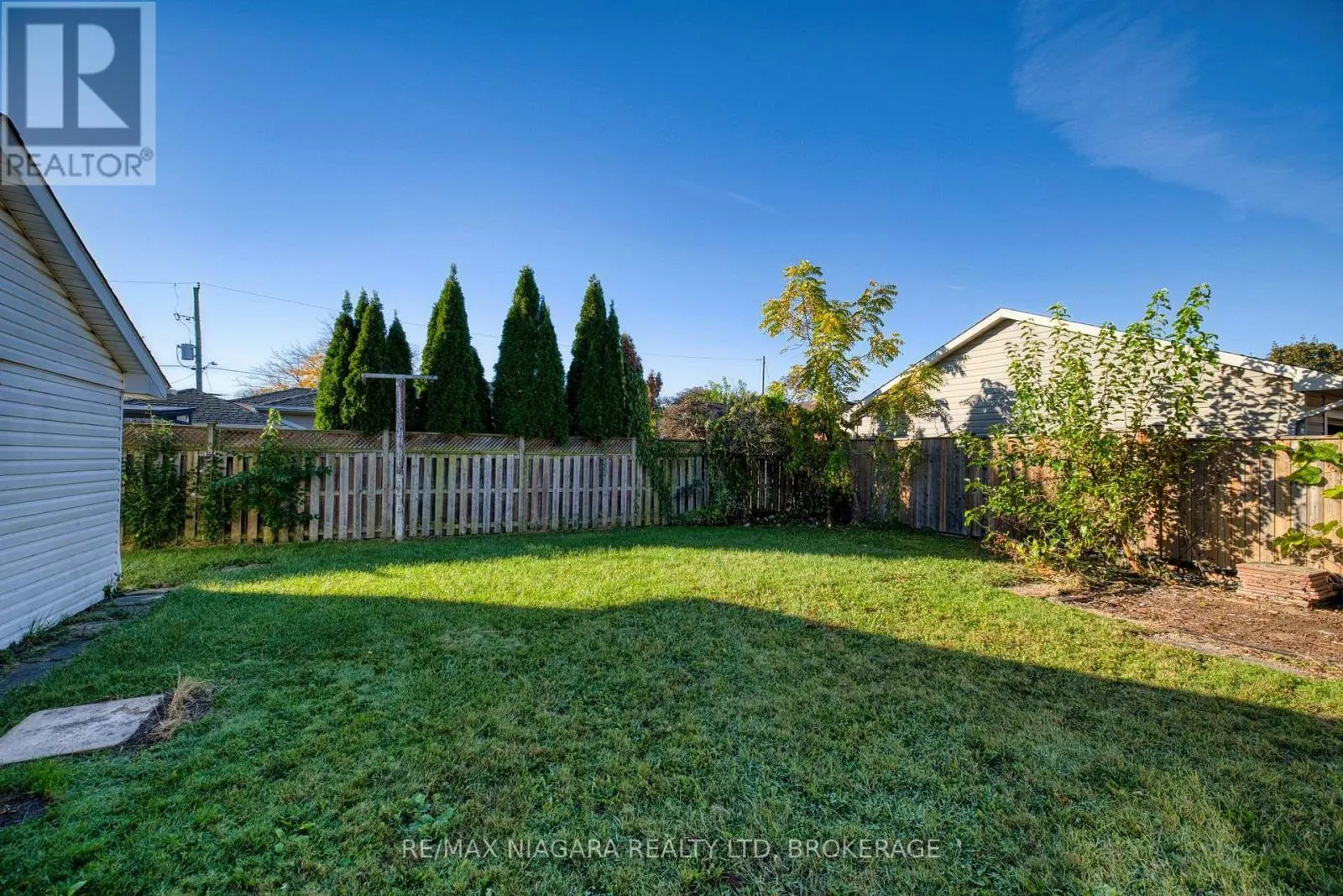 6 BROADMORE AVENUE