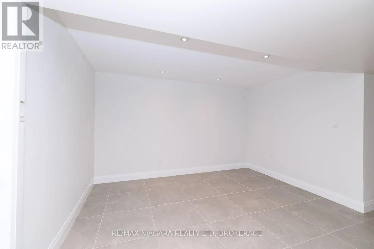 6 BROADMORE AVENUE