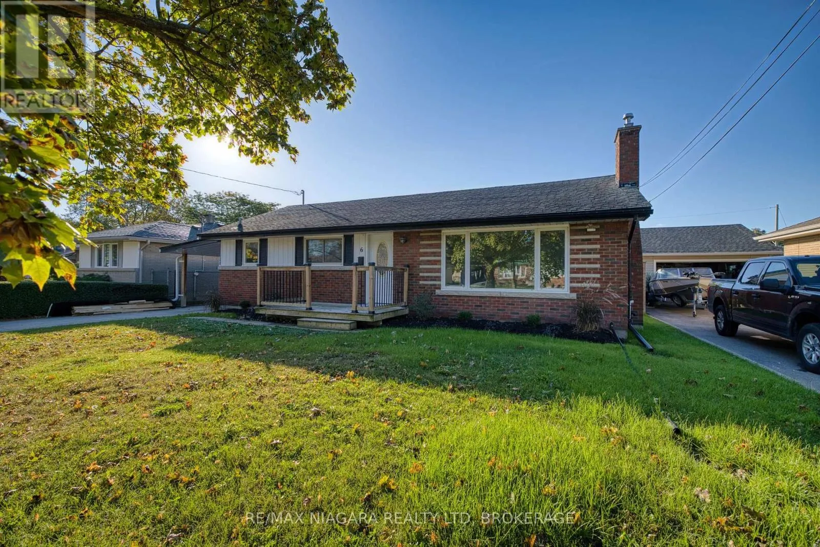 6 BROADMORE AVENUE