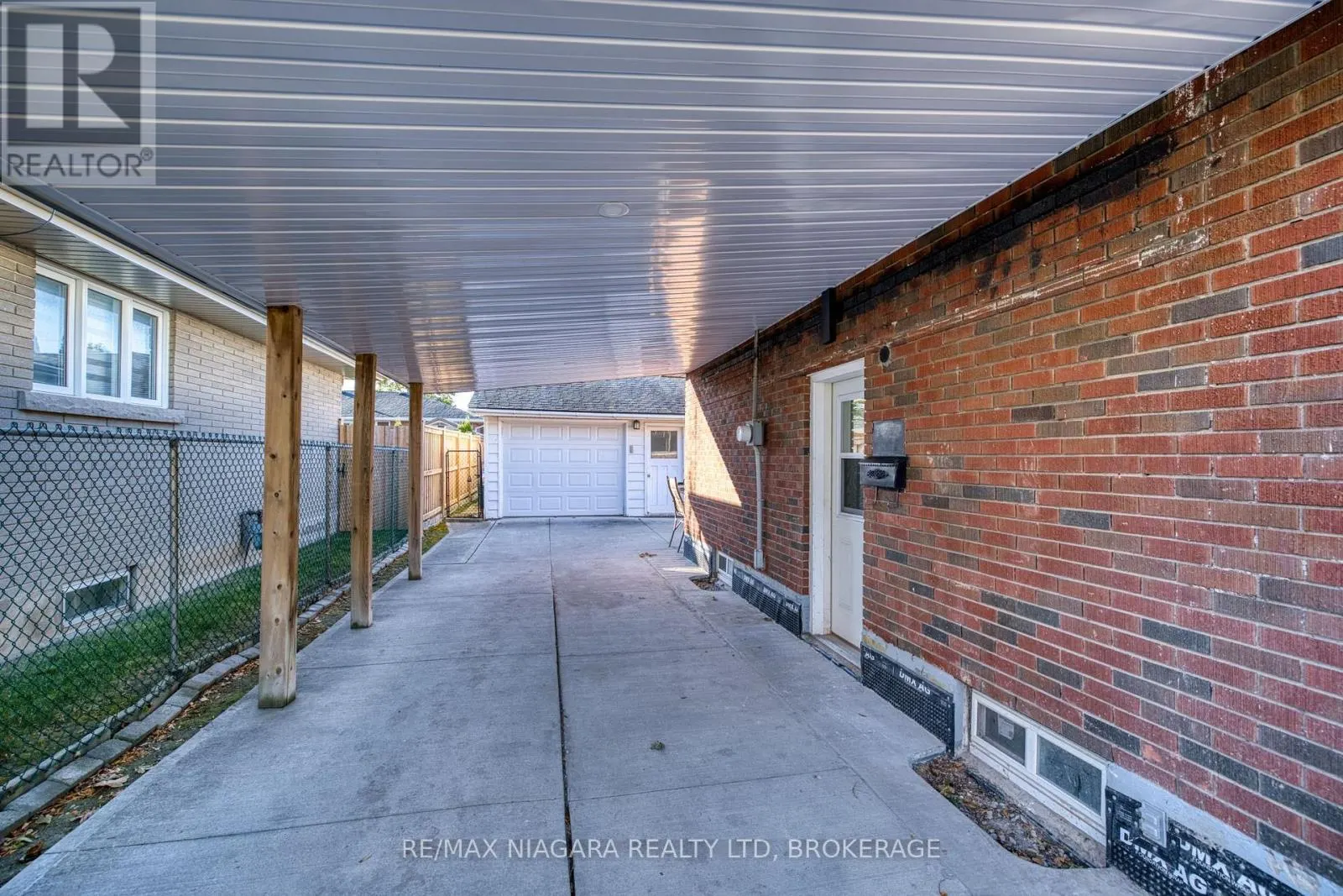 6 BROADMORE AVENUE